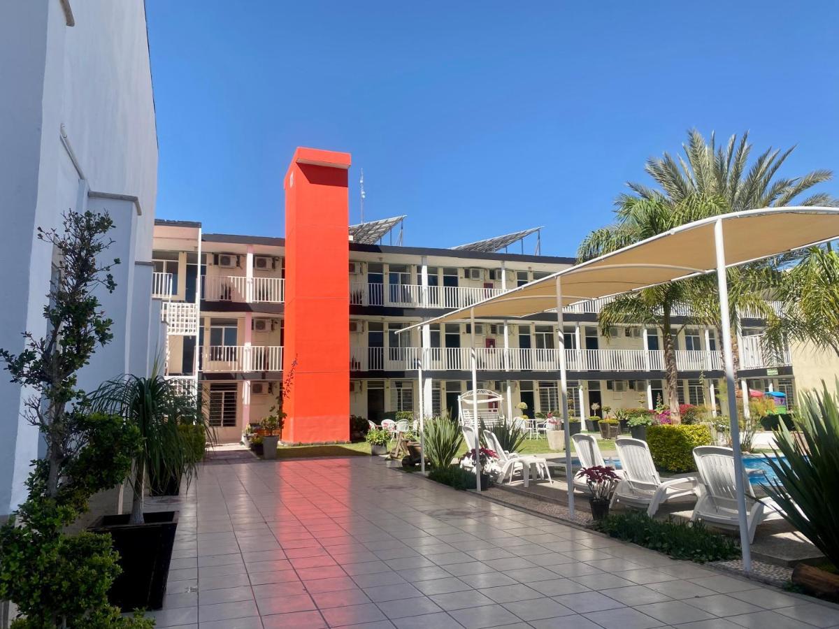 Hotel Del Alba Inn & Suites Aguascalientes Exterior photo