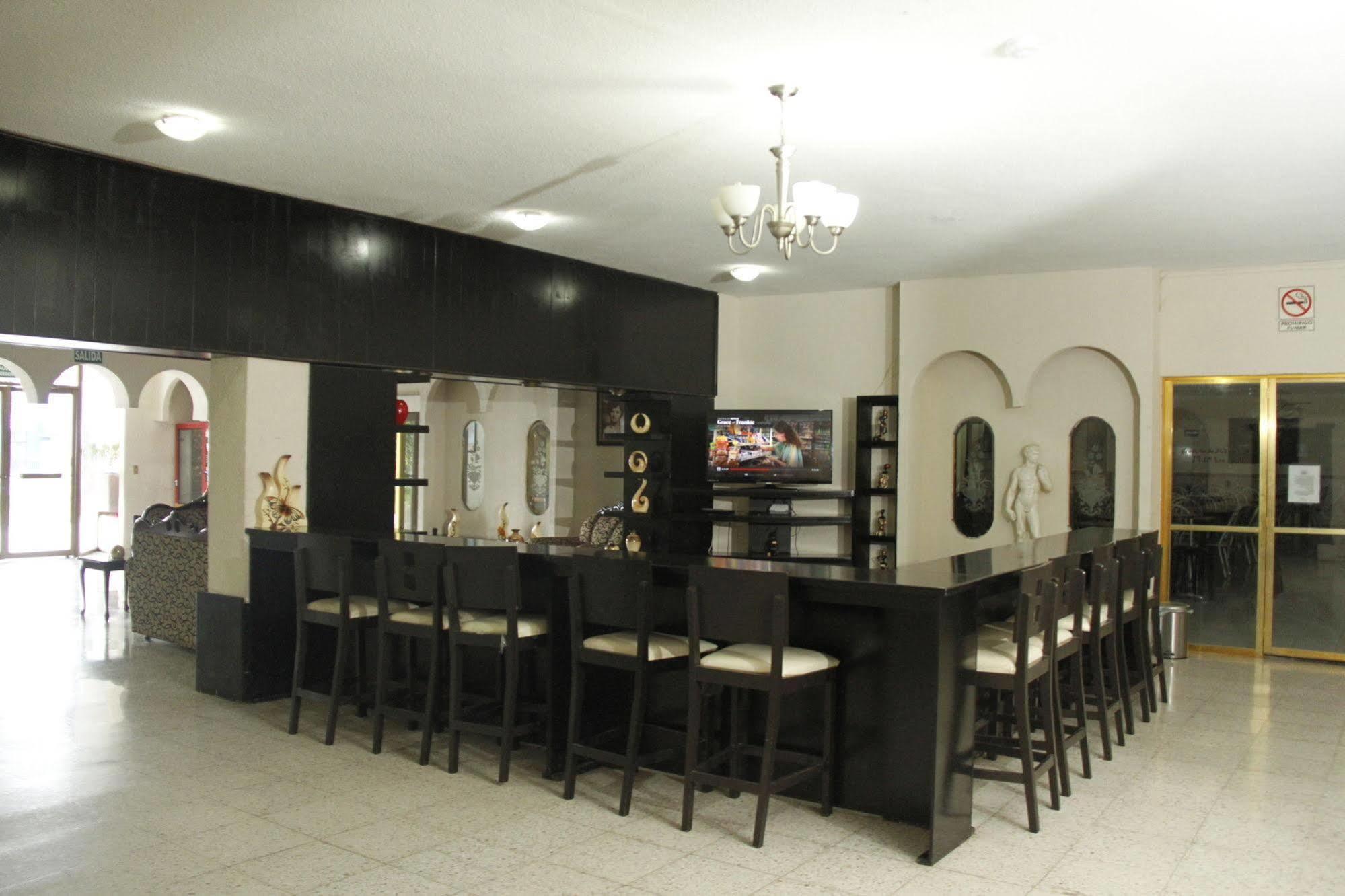 Hotel Del Alba Inn & Suites Aguascalientes Exterior photo